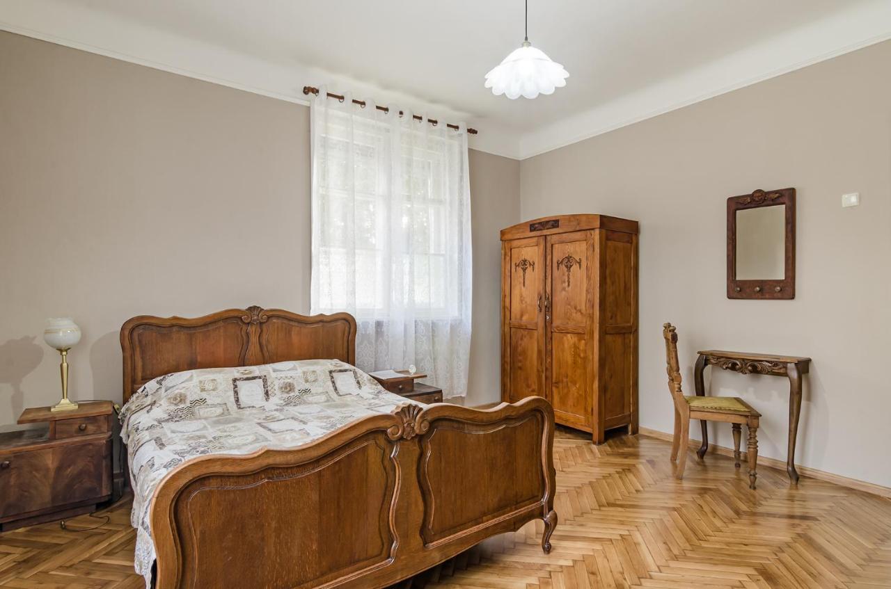 Appartement Апартамент Жасмин à Varna Extérieur photo